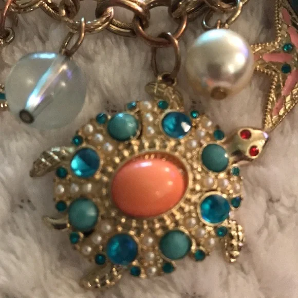 BETSEY JOHNSON SEA TURTLE CHARM BRACELET! - Picture 5 of 7